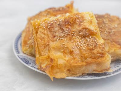  Jeftina i brza pita gužvara: Lako se pravi, gotova očas posla, a svi je obožavaju! 