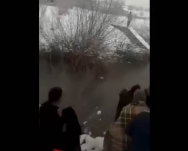  Kladuša migranti spasili ženu iz rijeke 