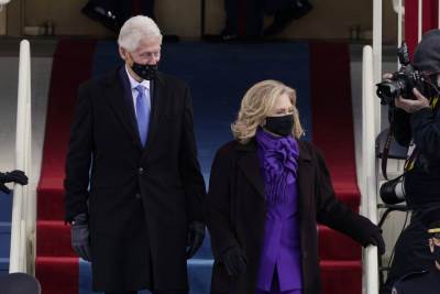  Klinton se uspavao pred Bajednom? Jedan snimak kruži mrežama nakon inauguracije! VIDEO 