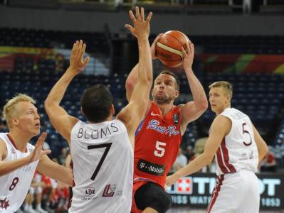  Džej Džej Barea igra košarku u 37. godini 