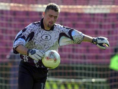  milos-radanovic-bager-golovi-golman-8-golova 