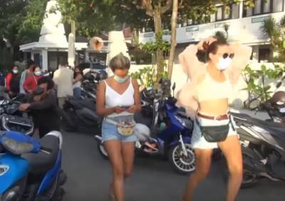  "Hit" kazna ako ne nosite masku: Policija na Baliju tjera turiste da na licu mjesta urade ovo! (VIDEO) 