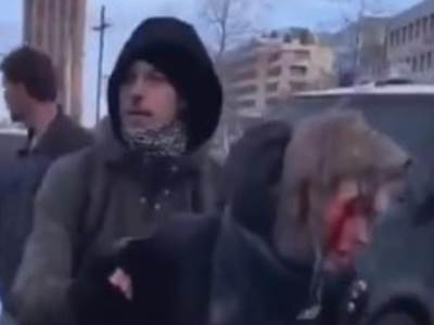  Policija nemilosrdna prema demonstrantima: Nezapamćen haos u Holandiji, masovni protesti zbog novih mjera (VIDEO) 