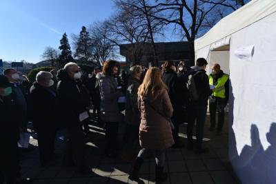  Stigao novi soj, a vakcina nema: Opšti haos u državama EU - velika nestašica cjepiva, ljudi u panici! 