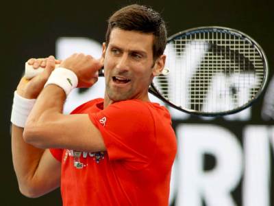  Đoković odmah zabrinuo navijače: Povukao se sa egzibicije, publika ostala u šoku, a onda se desio obrt! (VIDEO) 