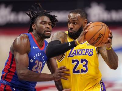  NBA liga Detroit Lejkers 107 92 