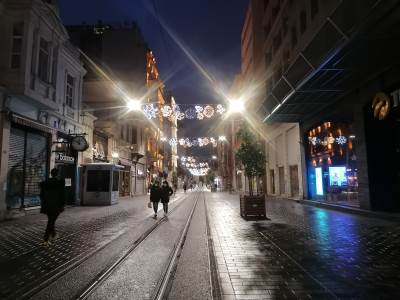  Istanbul u vrijeme policijskog časa: Odjek koraka u aveniji Istiklal (FOTO) 