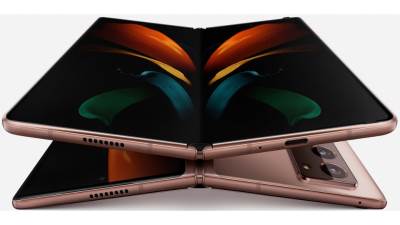  Pojavile se prve nezvanične fotografije Galaxy Z Fold3 telefona! (FOTO) 