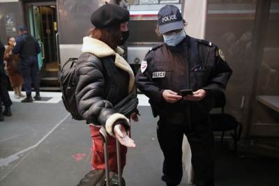  Drama u Briselu, muškarac izbo nekoliko ljudi: Upao u metro i krenuo nožem na putnike 