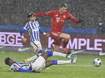  Herta - Bajern Minhen 0:1 Robert Levandovski nakon dvije godine promašio penal 