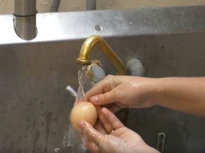  Da li perete jaja prije kuhanja? Stručnjaci kažu: Dvije greške pravimo sa ovom namirnicom 