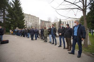  Službenici policijskih agencija predali zahtjeve poslanicima NSRS (FOTO) 