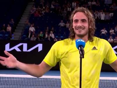  Razbio rivala, pa ga ismevao na terenu: Publika zviždala, Stefanos umirao od smeha! (VIDEO) 