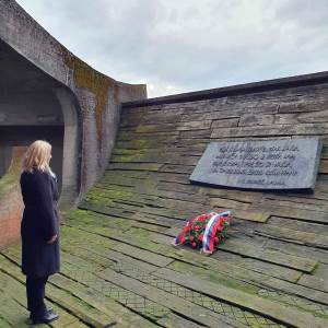  Cvijanovićeva u Jasenovcu: "Nove generacije da vode računa o prošlosti, ali i da budu zagledani u budućnost" 