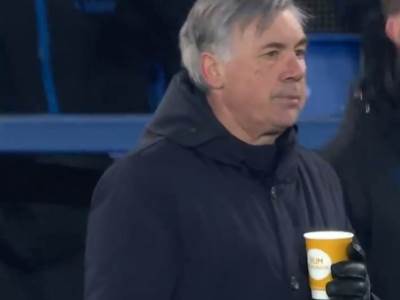  Karlo, šmekerčino stara! Na terenu puca, on hladan kao špricer: Niko nije faca kao Anćeloti 