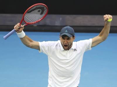  aslan-karacev-australijan-open-ruski-teniser-najvece-iznenadjenje-izbacio-dijego-svarcman 