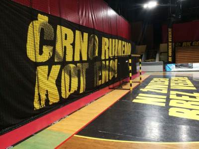  Iztok Puc legenda Gorenja i RK Borac, dres u dvorani u Velenju FOTO 