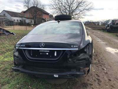  Gradiška: Službenici UIO BiH oduzeli automobile i dijelove vrijedne blizu pola miliona KM 