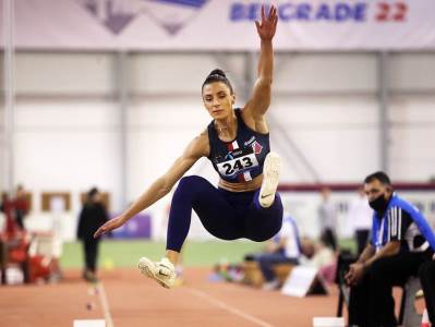  Ivana Španović je opet zlatna! Nebeskim skokom do medalje za Srbiju: Već je u svjetskom vrhu 