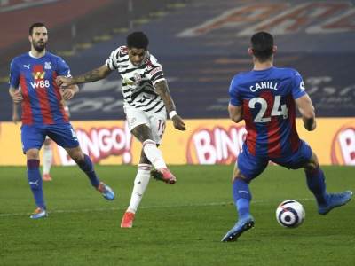  mancester-junajted-svadja-igraca-na-terenu-psovke-uvrede-video-snimak-twitter 