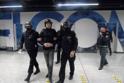  Zakleti neprijatelji u istom zatvoru: Darko Elez robija sa bivšim kumom - već nekoliko puta pokušali da se poubijaju! 