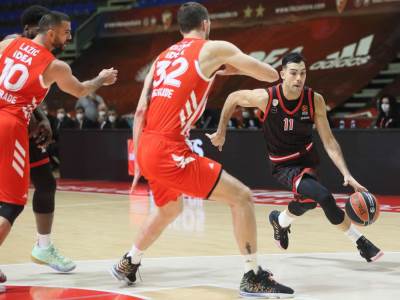  Osmi poraz Zvezde u nizu, opet ista priča: Simonović sipao trojke, crveno-bijeli pali kada je bilo bitno! 