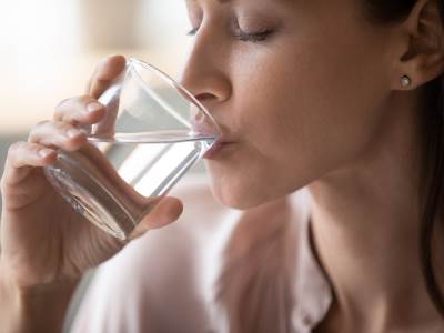  8 razloga da pijete više vode: Evo šta će se sve desiti u vašem tijelu ako svaki dan unosite po 2 litra vode! 