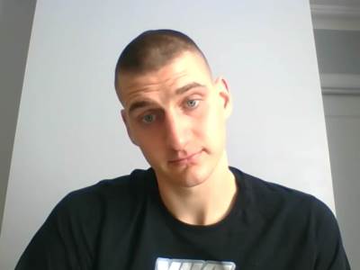  Nikola Jokić pitanje novinara himna SAD 