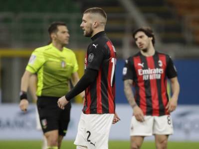  Milan Napoli Ante Rebić sudija uvreda 