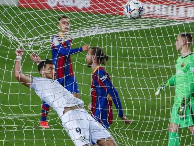  Barselona Ueska promašaj Rafa Mir 