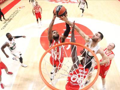  ZVEZDA HEROJSKI POBEDILA, LOJD UNIŠTIO PAO: Ni NBA Hrvat nije spasio Grke! 