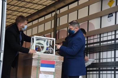  Srpska preuzela donaciju Srbije u medicinskoj opremi: Šeranić pojasnio kako će se rasporediti respiratori 