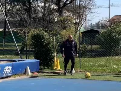  Sinića Mihajlović dječak čelendž slobodni udarac koš 