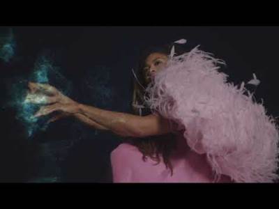  Hit dana: Valerie June - Stay 