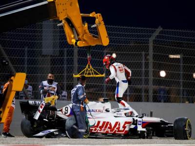  nikita-mazepin-formula-1-slupao-se-u-prvom-krugu-bogati-otac 