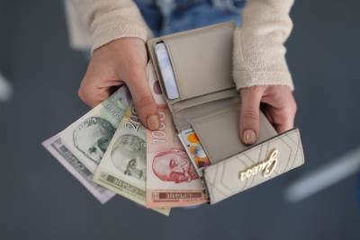  Tri horoskopska znaka koja će se valjati u novcu u aprilu! 