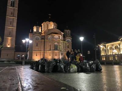  Banjaluka mladi koji su čistili centar demantuju da su u bilo kojoj stranci 