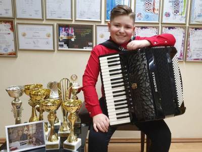  Harmonikaš Đorđe Perić iz Bijeljine osvojio gran-pri na festivalu u Barseloni 