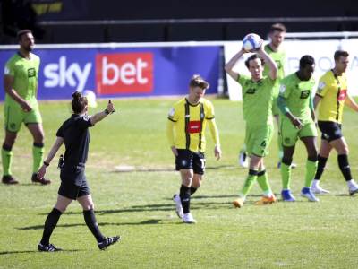  zenski-sudija-engleski-fudbal-cetvrta-liga 