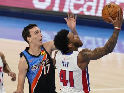  aleksej-pokusevski-19-poena-oklahoma-detroit-poraz-nba-video 