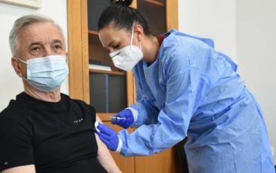  vakcinisao se predsjednik nsrs 