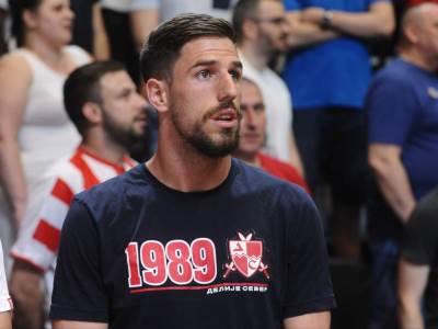  Miloš Degenek napustio Zvezdu 