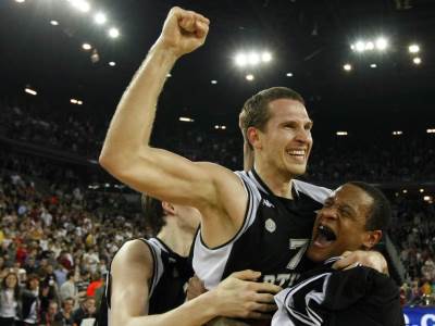  Trojka Dušana Kecmana za pobjedu Partizana protiv Cibone 