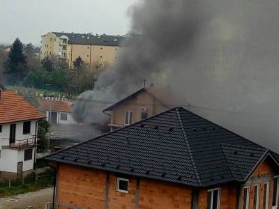  U Bijeljini izbio požar u kući, uzrok najvjerovatnije instalacije 