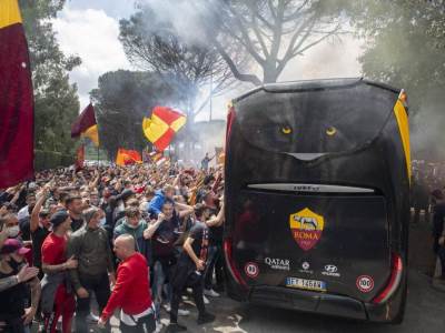  navijači ispratili fudbalere vučice na duel sa mančester junajtedom u ligi evrope 