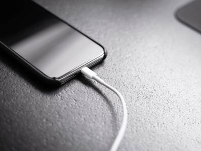  aplikacije koje štete bateriji facebook messenger snapchat flashlight kamera licni podaci korisnika 