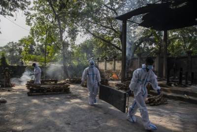  Alternativni pristup pandemiji: Podigli spomenik "boginji Koroni" 