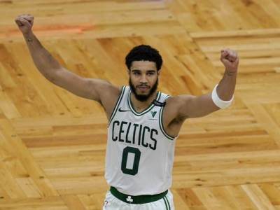  džejson tejtum postigao 60 poena, boston nadoknadio zaostatak od 32 poena 