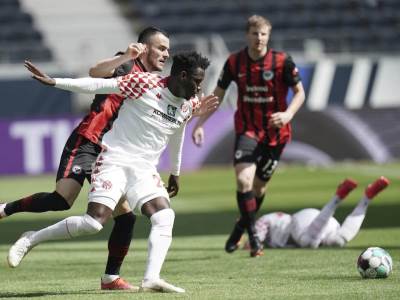  bundesliga 32. kolo ajntraht majnc 1 1 