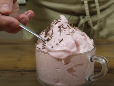  Gotov za dva minuta: Brzi, pjenasti desert koji će vas osvježiti 